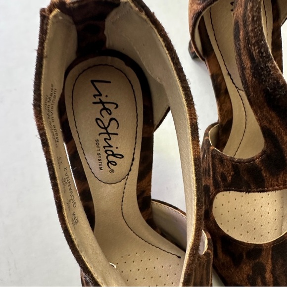Life Stride Women's Brown Leopard Heels - Picture 5 of 5